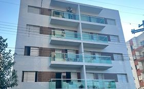 Apartamento Guaruja Enseada 200m da praia